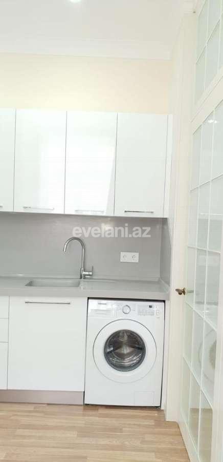 Sale, old building, 2 room, 50 m², Sabail r.