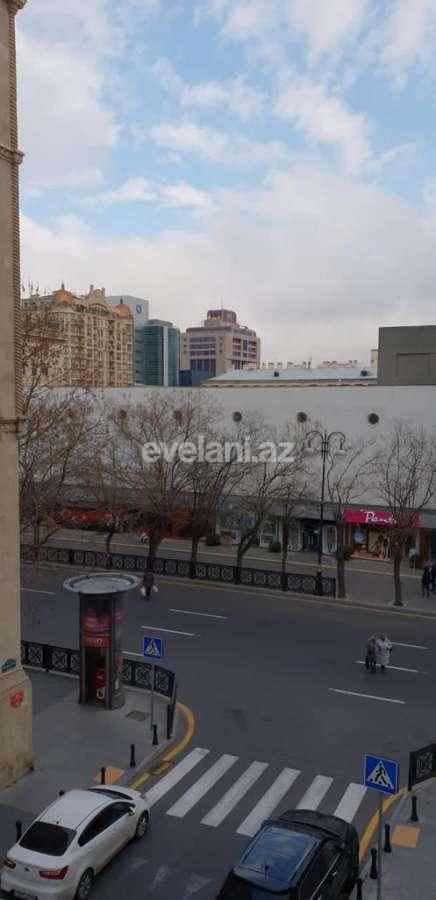 Sale, old building, 2 room, 50 m², Sabail r.