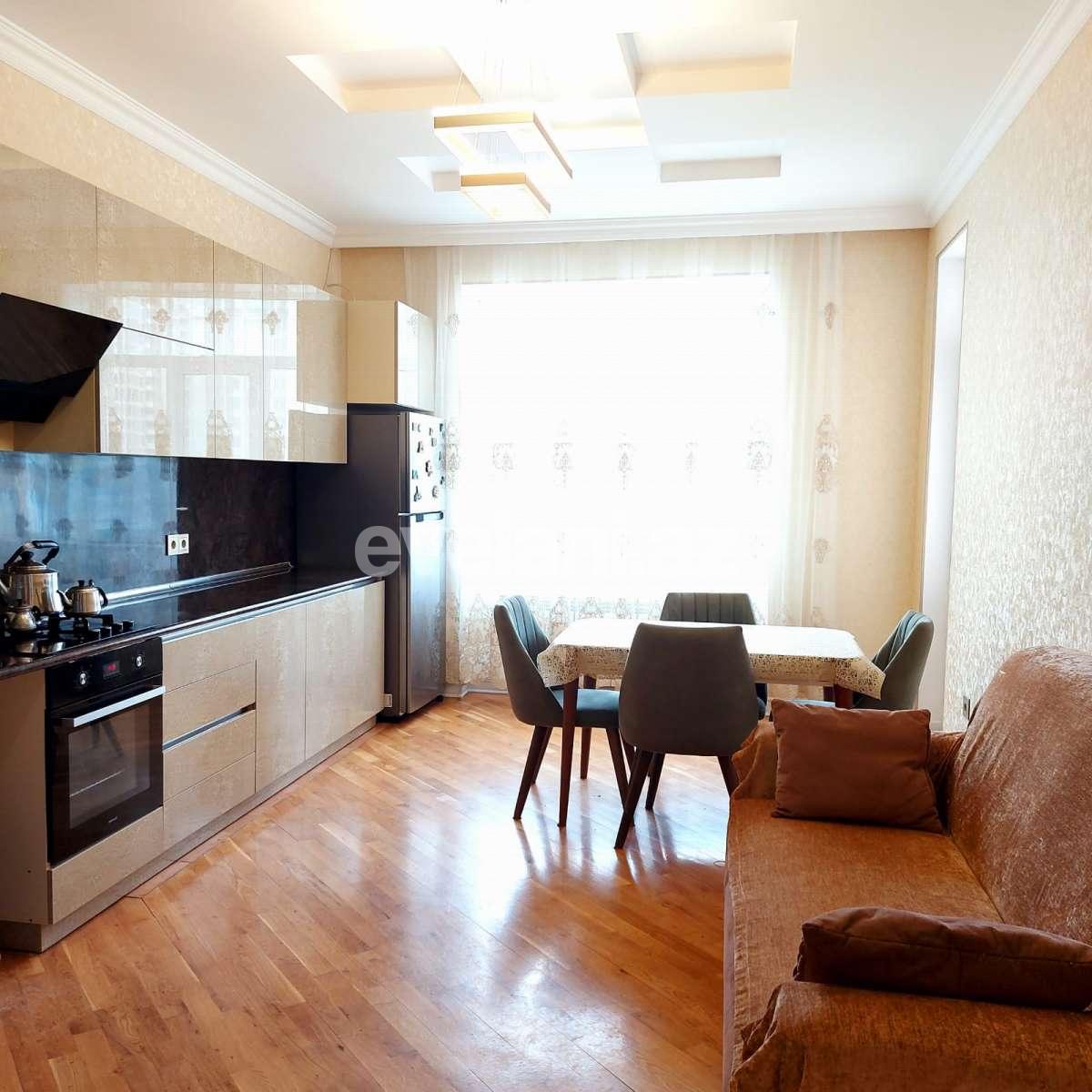 Satılır, yeni tikili, 4 otaqlı, 178 m², Şah İsmayıl Xətai m.