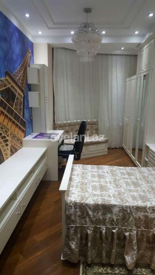 Satılır, yeni tikili, 6 otaqlı, 220 m², 28 may m.