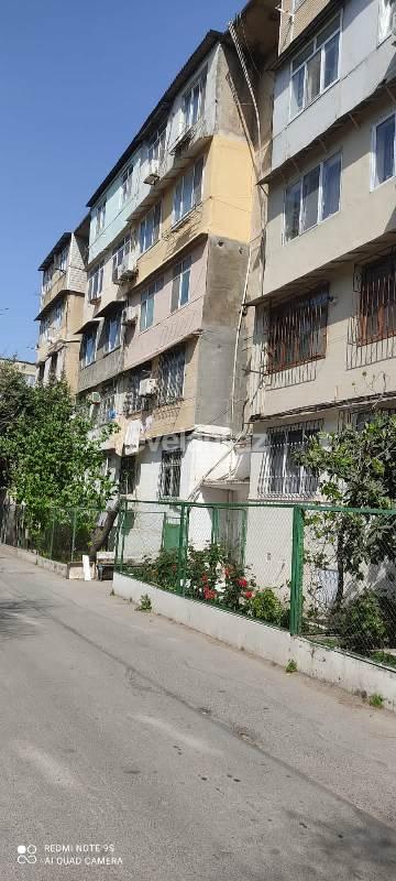 Satılır, köhnə tikili, 3 otaqlı, 82 m², 4-cü mikrorayon q.