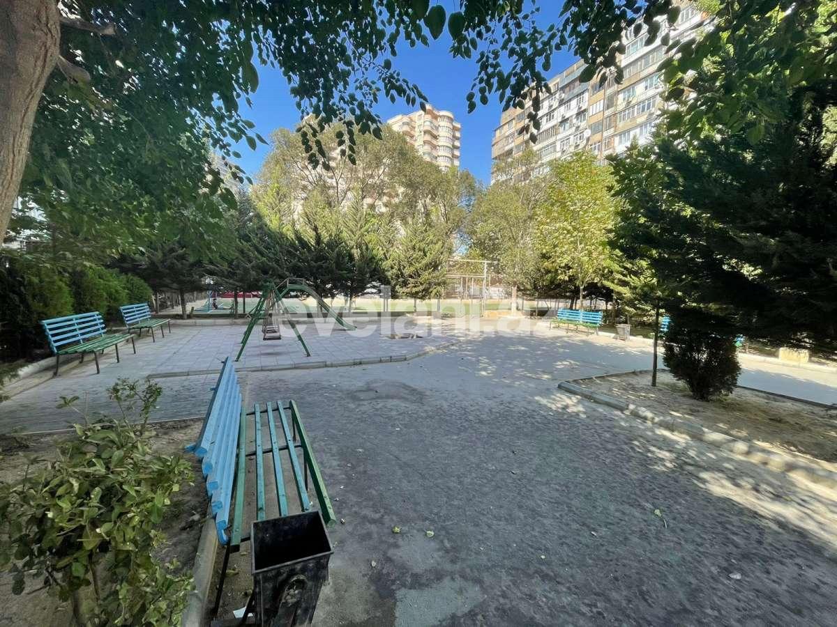 Продаётся, вторичка, 3-комнаты, 72 m², Элмляр Академиясы m.