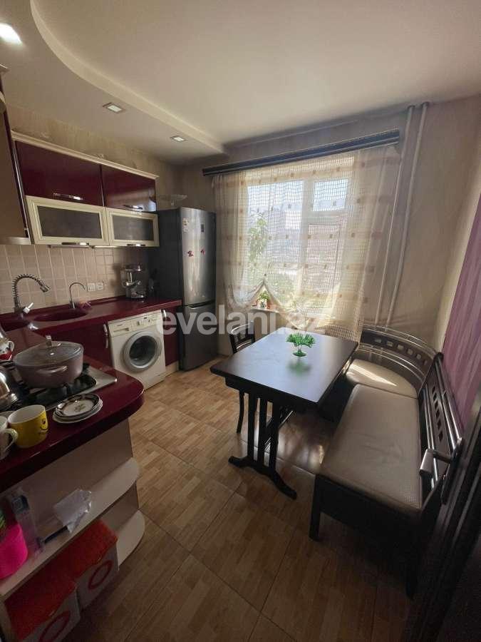 Продаётся, вторичка, 3-комнаты, 72 m², Элмляр Академиясы m.