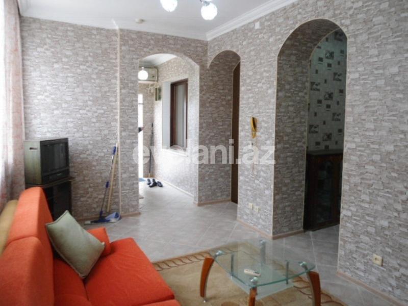 Sale, old building, 3 room, 110 m², Sabail r.