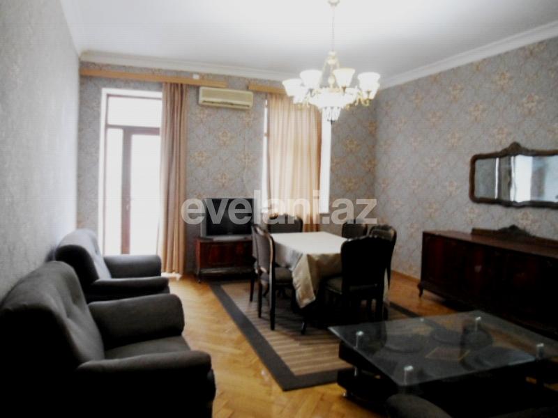 Sale, old building, 3 room, 110 m², Sabail r.