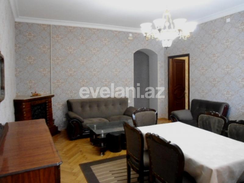 Sale, old building, 3 room, 110 m², Sabail r.