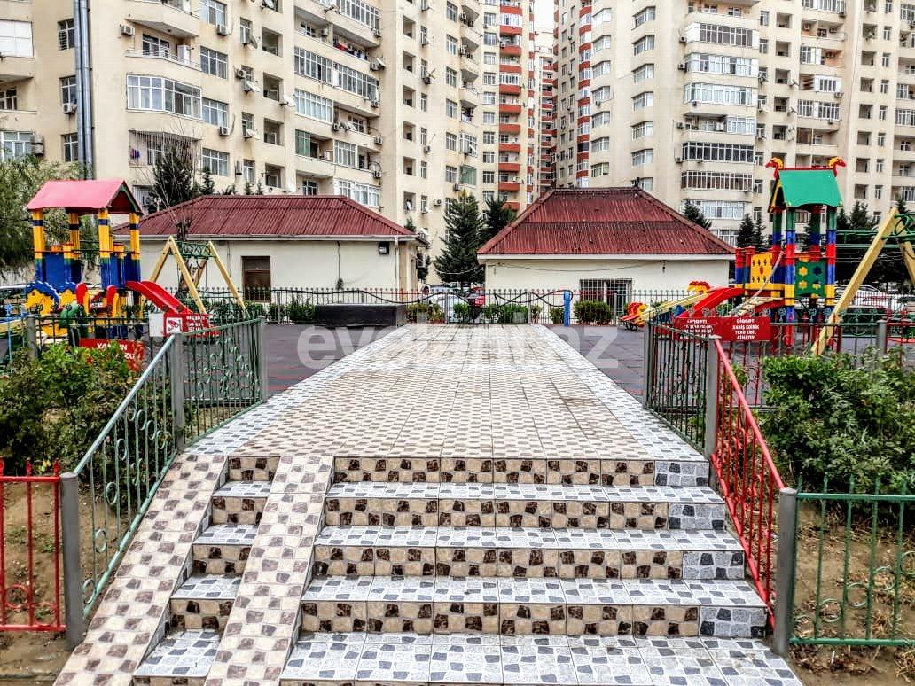 Satılır, yeni tikili, 2 otaqlı, 60 m², Neftçilər m.