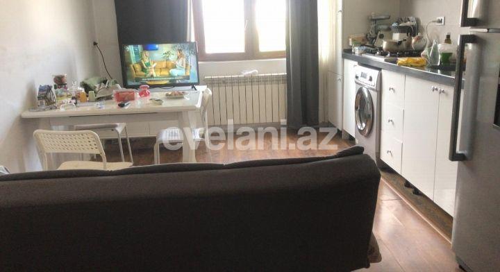 Sale, old building, 2 room, 65 m², Sabail r.