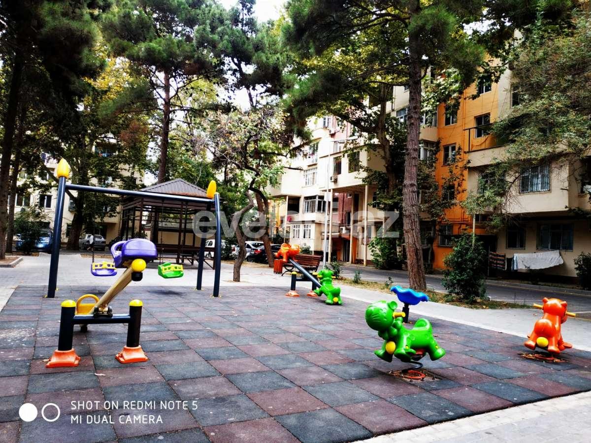 Sale, old building, 2 room, 50 m², Azadlig prospekti m.