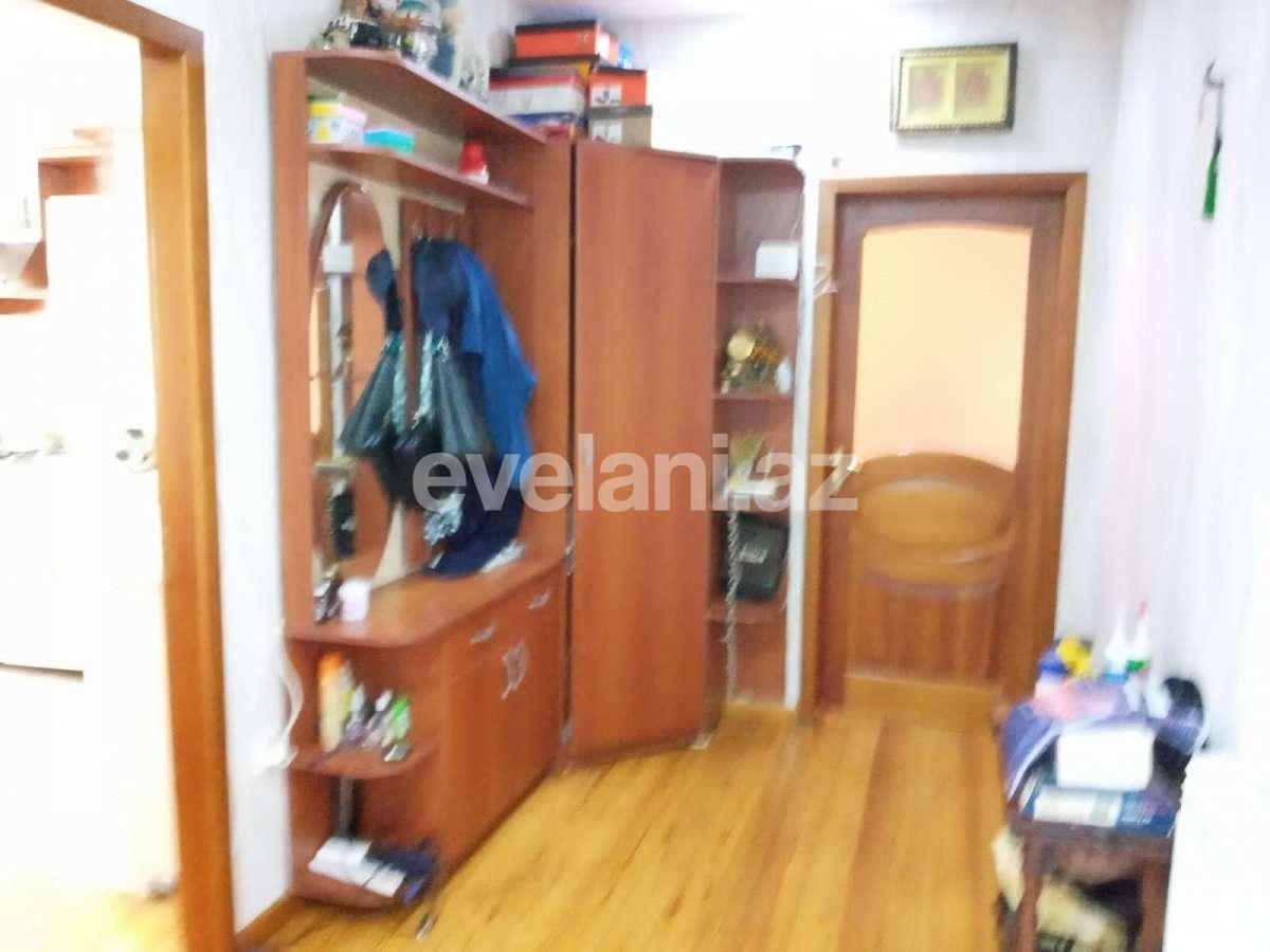 Sale, old building, 2 room, 65 m², Inshaatchilar m.