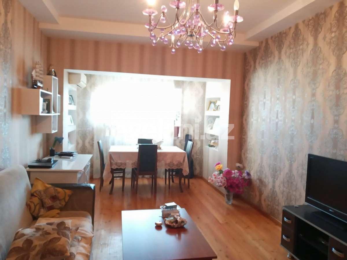 Sale, old building, 2 room, 65 m², Inshaatchilar m.