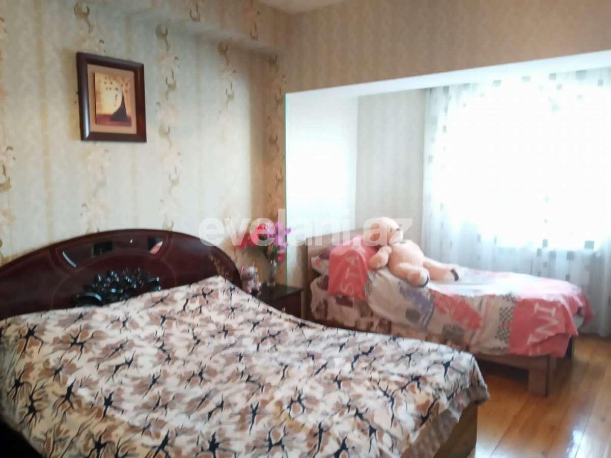 Sale, old building, 2 room, 65 m², Inshaatchilar m.