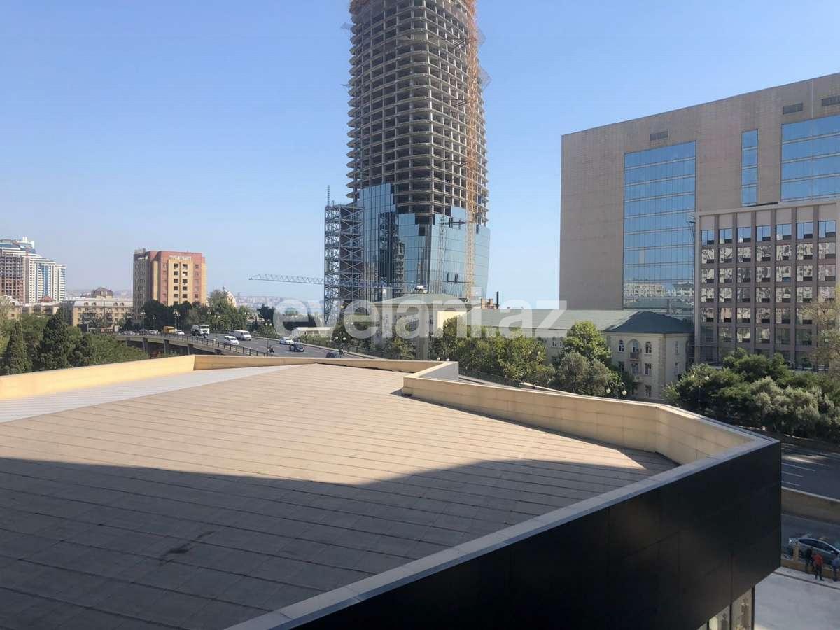 Satılır, yeni tikili, 3 otaqlı, 144 m², 28 may m.