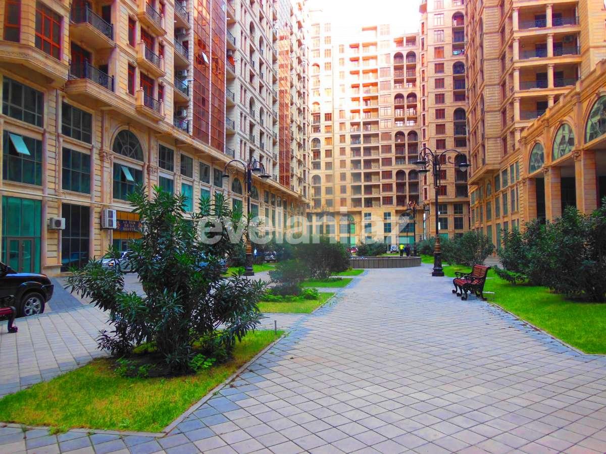 Satılır, yeni tikili, 3 otaqlı, 167.9 m², 28 may m.