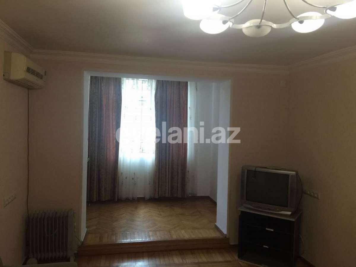 Rent, old building, 2 room, 45 m², Nasimi r.