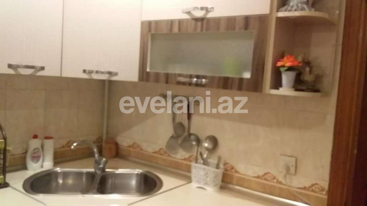 Satılır, köhnə tikili, 3 otaqlı, 65 m², Qara Qarayev m.