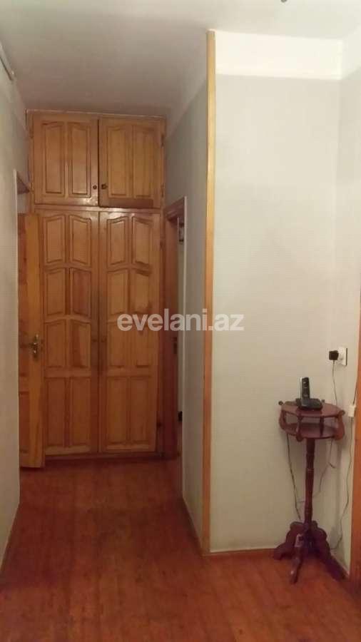 Satılır, köhnə tikili, 3 otaqlı, 65 m², Qara Qarayev m.