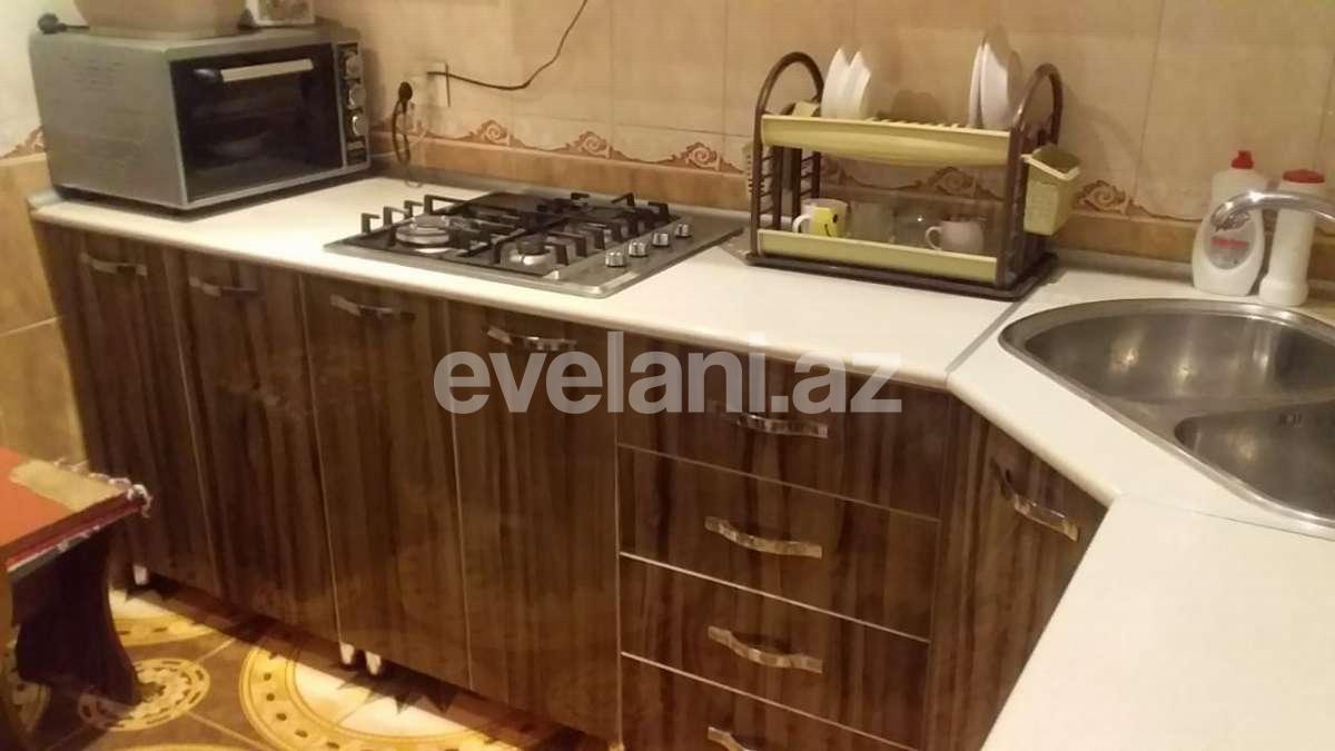 Satılır, köhnə tikili, 3 otaqlı, 65 m², Qara Qarayev m.