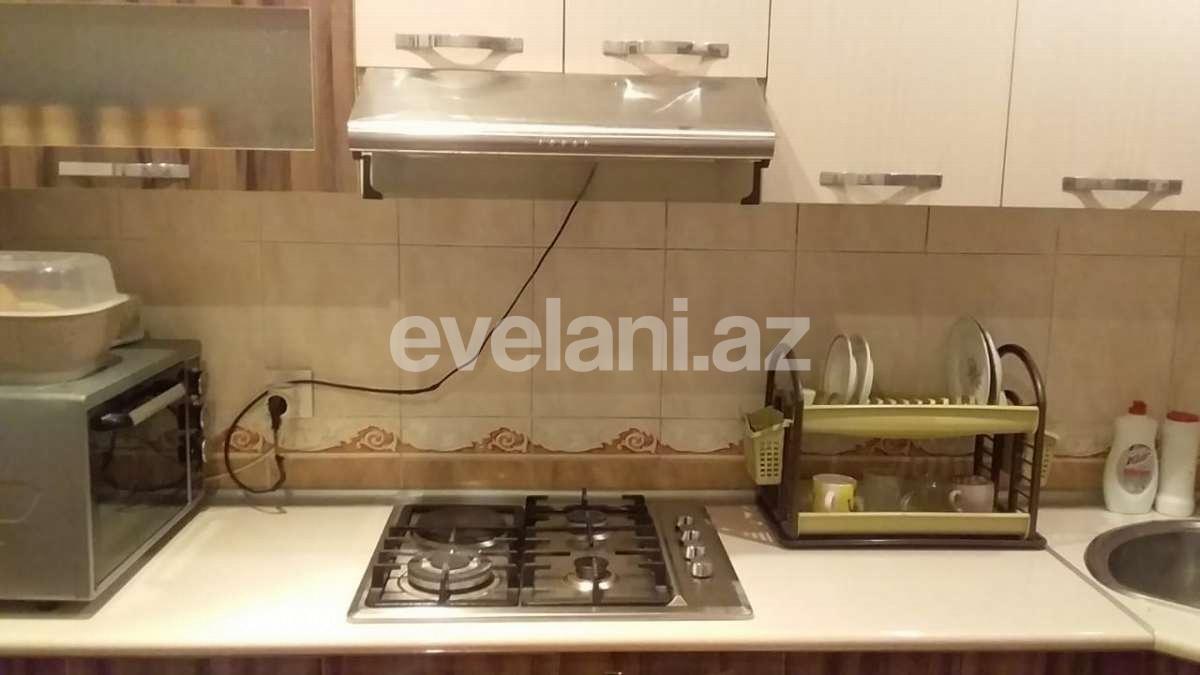 Satılır, köhnə tikili, 3 otaqlı, 65 m², Qara Qarayev m.