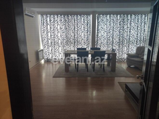 Kirayə verilir, köhnə tikili, 3 otaqlı, 130 m², 28 may m.