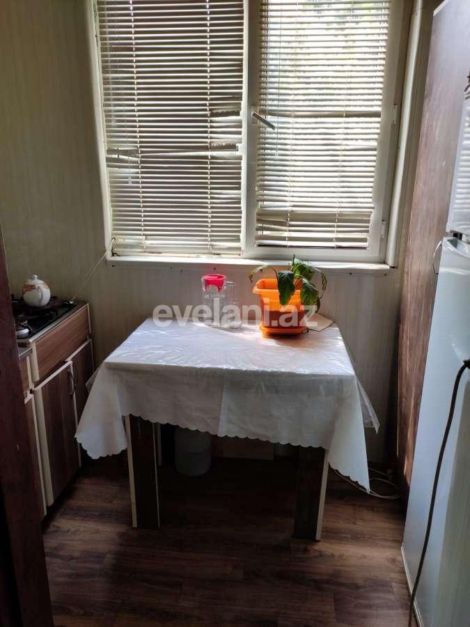 Satılır, köhnə tikili, 2 otaqlı, 42 m², İnşaatçılar m.