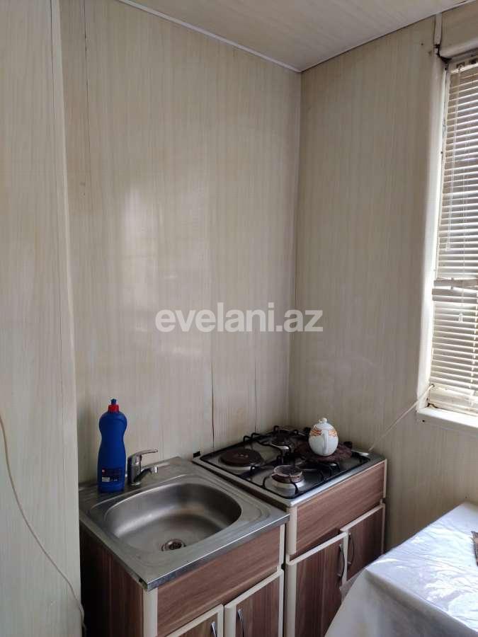 Satılır, köhnə tikili, 2 otaqlı, 42 m², İnşaatçılar m.