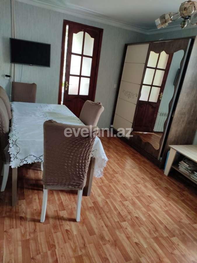 Satılır, köhnə tikili, 2 otaqlı, 42 m², İnşaatçılar m.