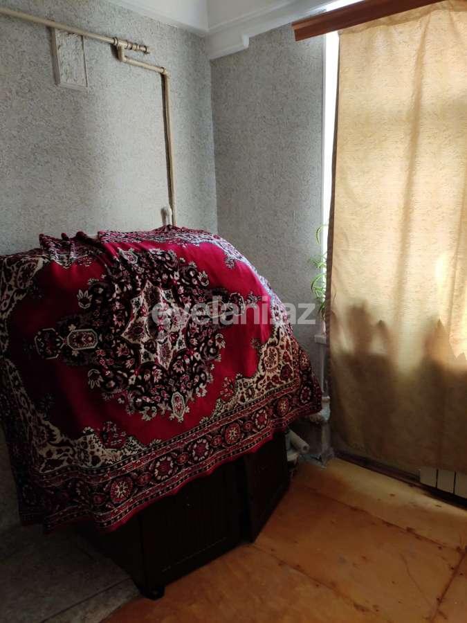 Satılır, köhnə tikili, 2 otaqlı, 42 m², İnşaatçılar m.