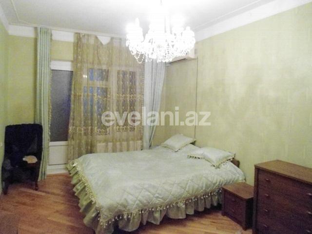 Sale, old building, 4 room, 110 m², Inshaatchilar m.