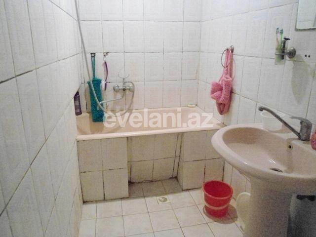 Sale, old building, 4 room, 110 m², Inshaatchilar m.