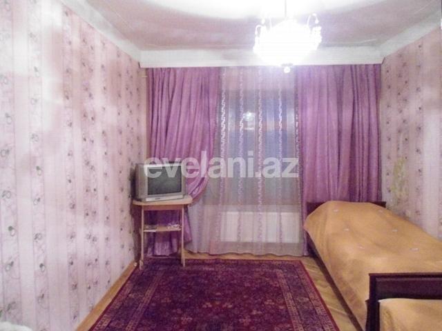Sale, old building, 4 room, 110 m², Inshaatchilar m.