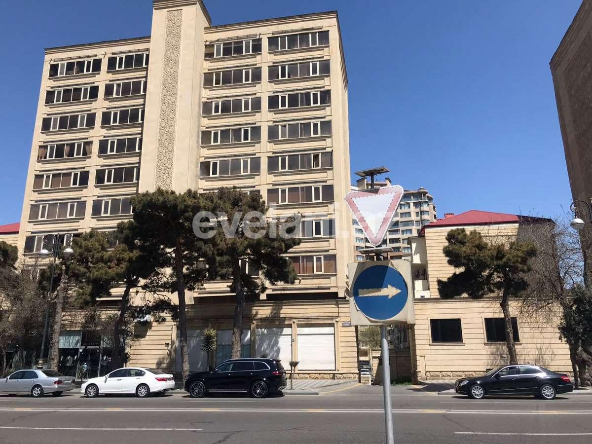 Sale, old building, 2 room, 70 m², Yasamal r.