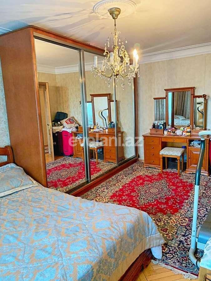 Sale, old building, 3 room, 75 m², Neftchilar m.