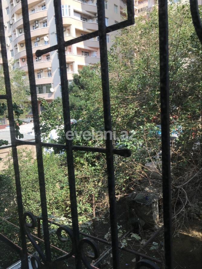 Rent, old building, 3 room, 75 m², Elmlar Akademiyası m.