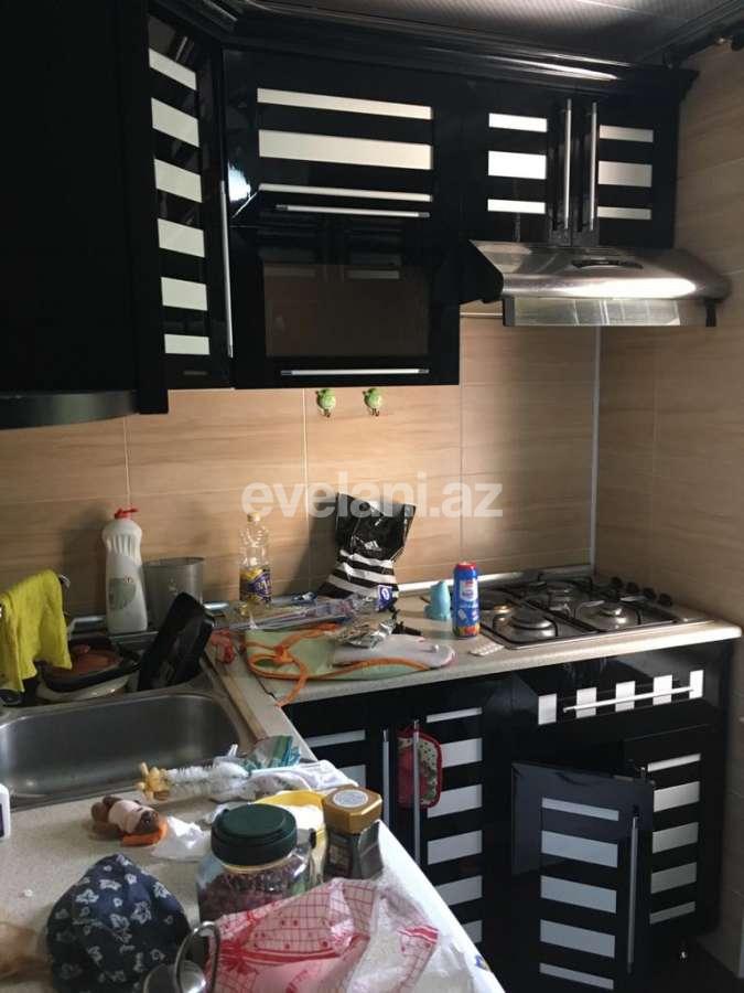 Rent, old building, 3 room, 75 m², Elmlar Akademiyası m.