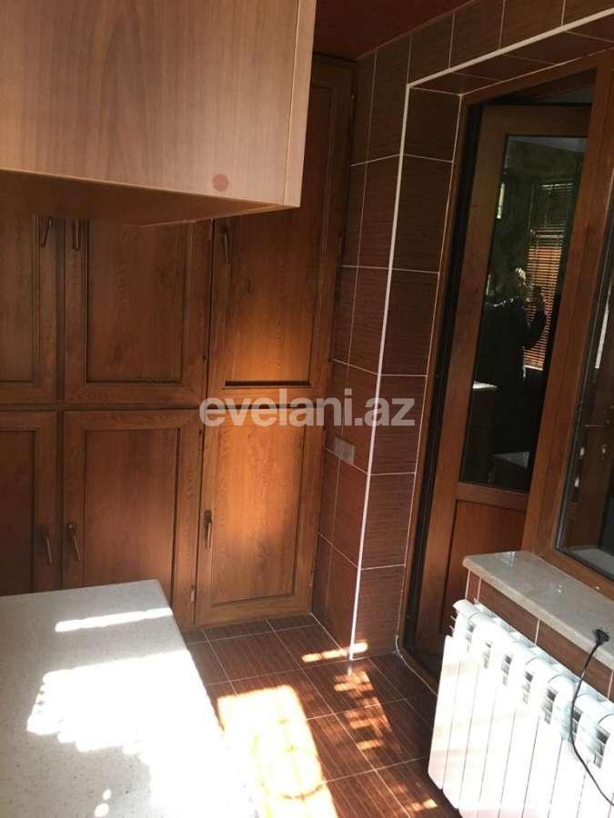 Rent, old building, 3 room, 75 m², Elmlar Akademiyası m.
