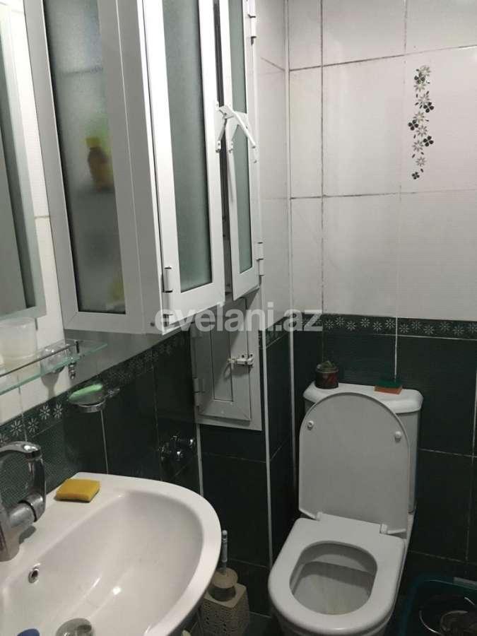 Rent, old building, 3 room, 75 m², Elmlar Akademiyası m.