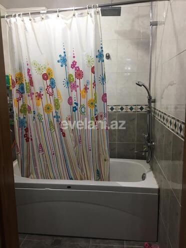 Satılır, yeni tikili, 4 otaqlı, 143 m², Azadlıq prospekti m.