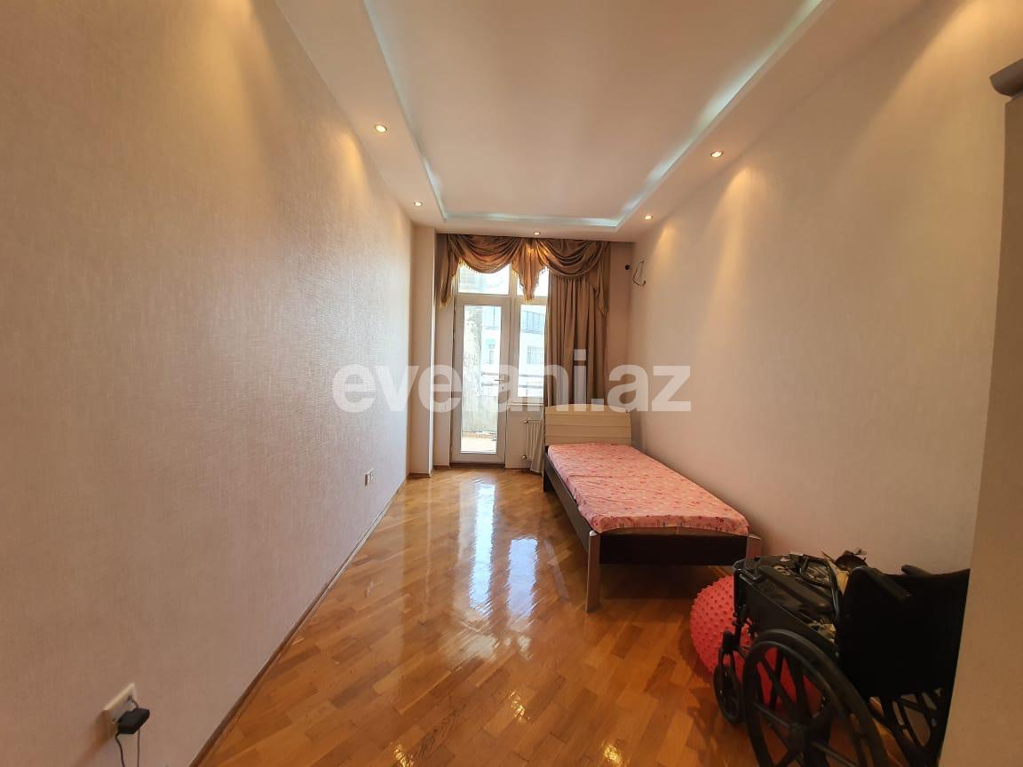Satılır, yeni tikili, 4 otaqlı, 225 m², 28 may m.