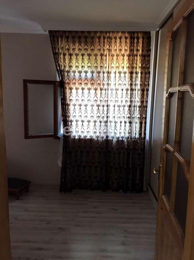 Satılır, köhnə tikili, 2 otaqlı, 55 m², Xalqlar Dostluğu m.