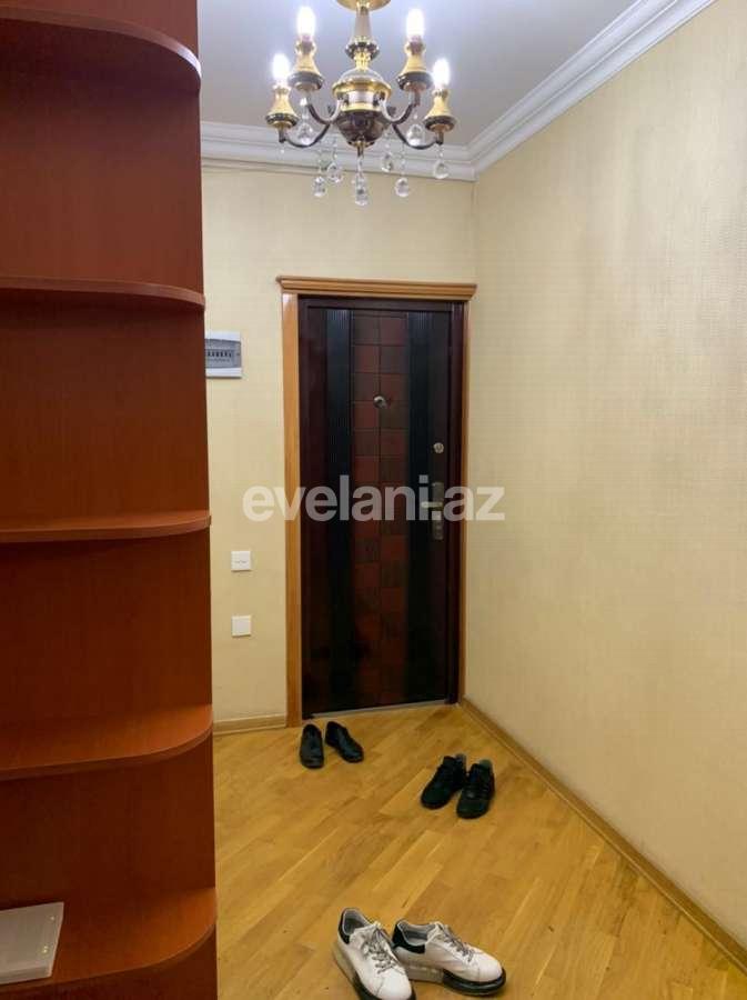 Satılır, köhnə tikili, 3 otaqlı, 90 m², Azadlıq prospekti m.