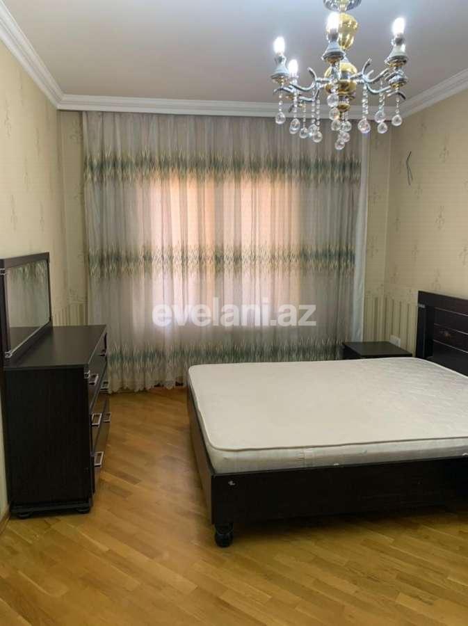 Satılır, köhnə tikili, 3 otaqlı, 90 m², Azadlıq prospekti m.