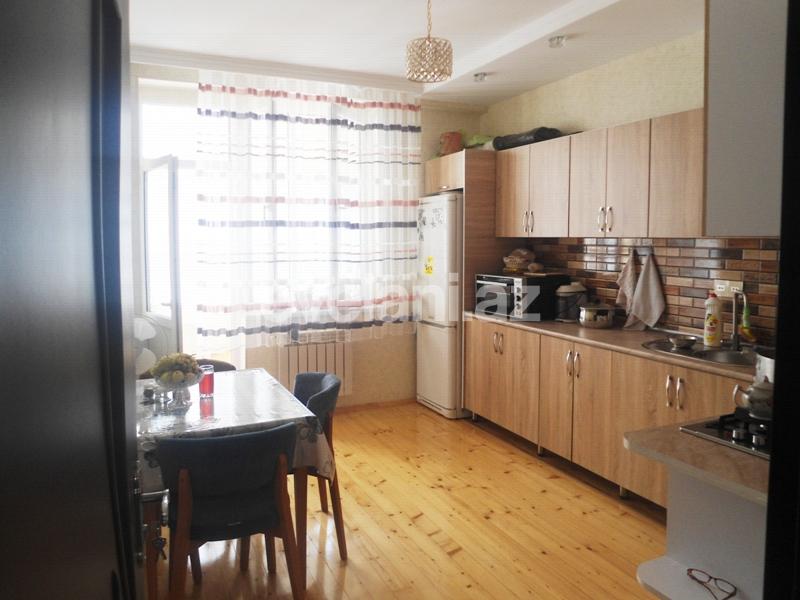 Satılır, yeni tikili, 2 otaqlı, 60 m², İnşaatçılar m.