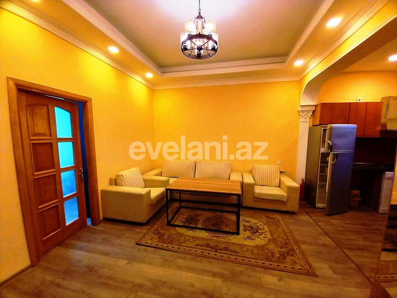 Rent, old building, 3 room, 60 m², Sahil m.