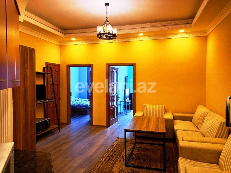 Rent, old building, 3 room, 60 m², Sahil m.