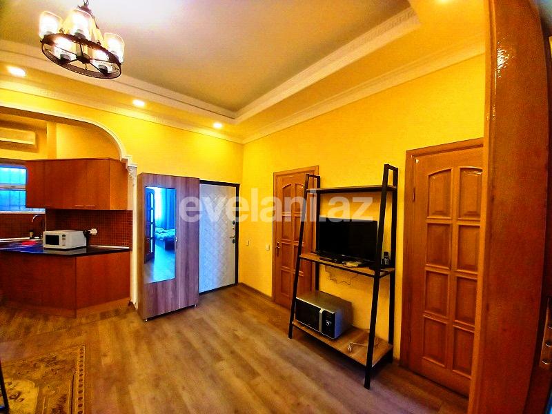 Rent, old building, 3 room, 60 m², Sahil m.