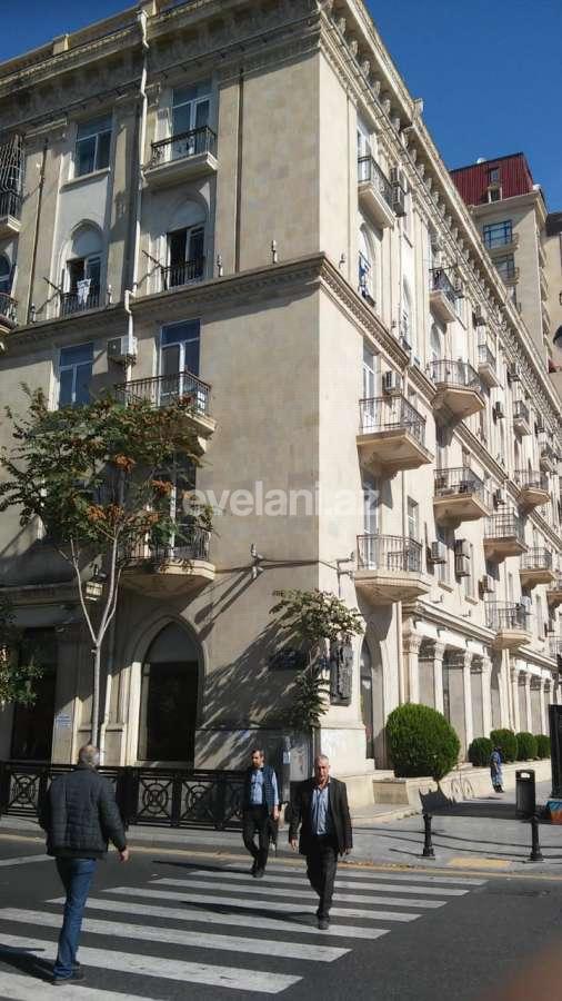 Satılır, köhnə tikili, 4 otaqlı, 143 m², 28 may m.