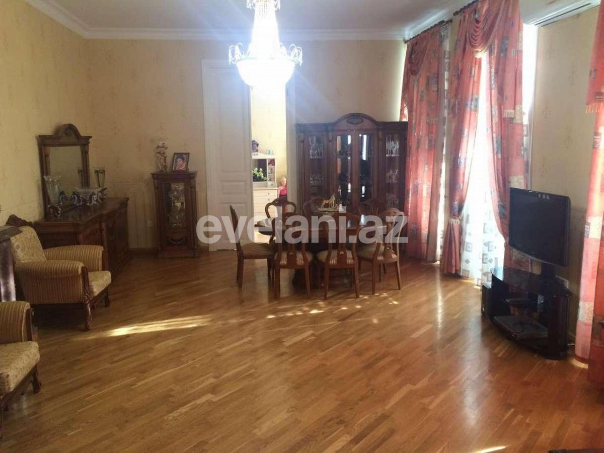 Satılır, köhnə tikili, 4 otaqlı, 143 m², 28 may m.