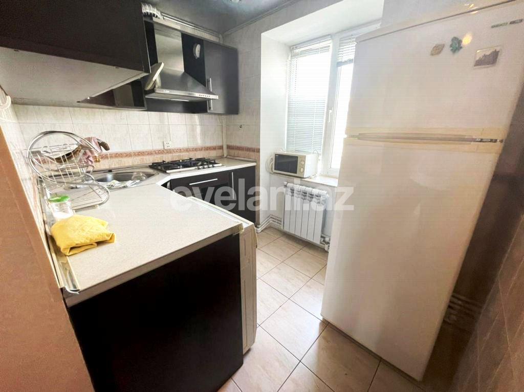 Sale, old building, 3 room, 70 m², Elmlar Akademiyası m.