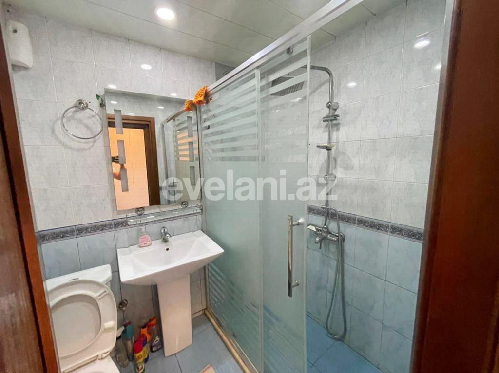 Sale, old building, 3 room, 70 m², Elmlar Akademiyası m.